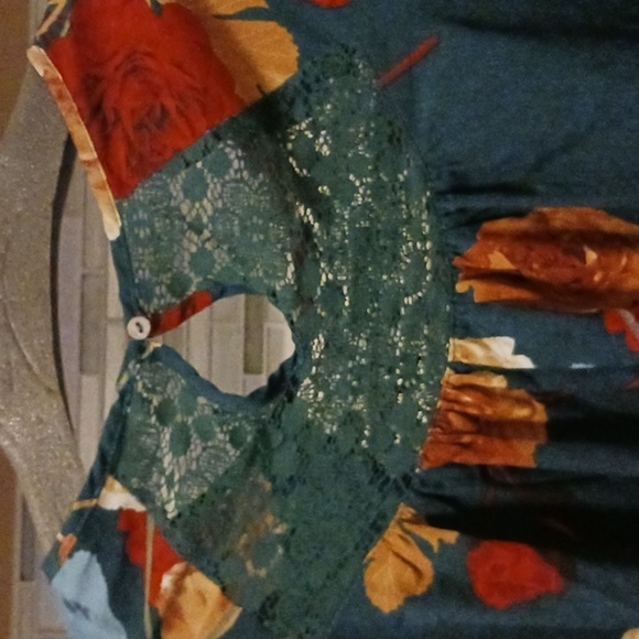 GREAT CONDITION DARK GREEN FLORAL MID DRESS W/HALF BELL SLEEVES BY UMGEE SZ SM - Picture 7 of 7